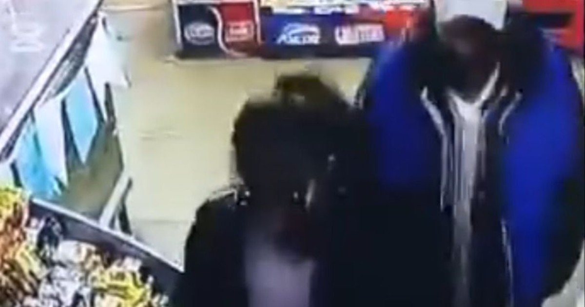 Por una mortadela y un paquete de salchichas: intentaron robar en un súper y terminaron presos