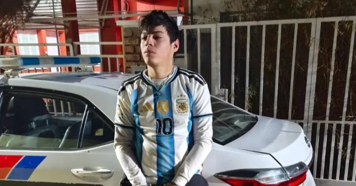 Quiso robar en un local, dañó un auto durante la fuga y terminó reducido por los vecinos